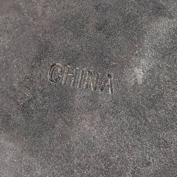 Cast Iron Skillet Double Pour Spout Made In China 6 in Diameter Handle Loop - Picture 4 of 10